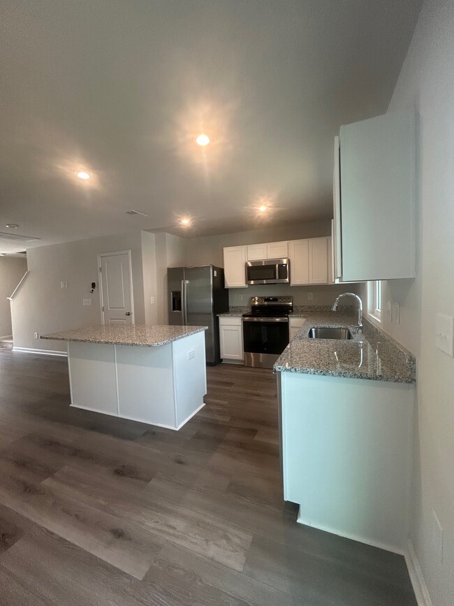Building Photo - 304 Myrtle Grande Dr