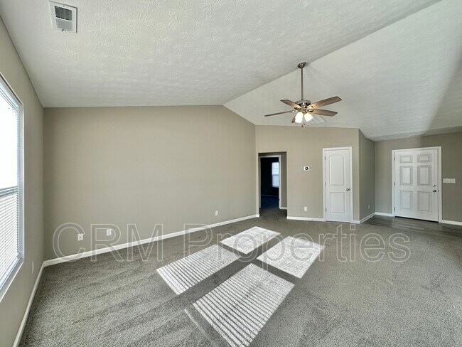 Building Photo - 417 Ariel Dr