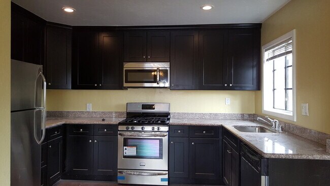 Building Photo - Ready Soon! 1 Bdrm/1 Ba Unit Close to DT SJ!