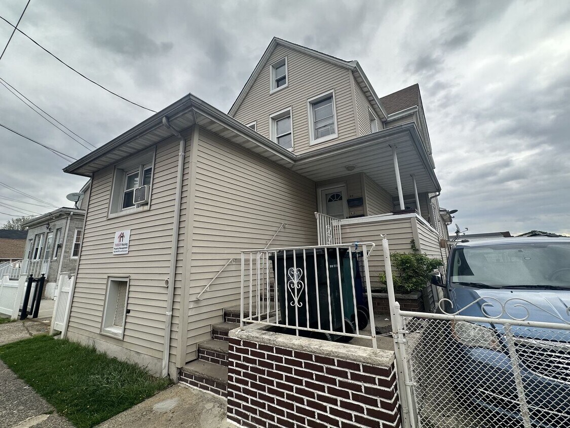 Primary Photo - 618 Carlock Ave