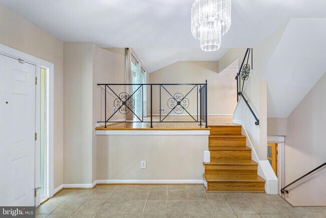 Foto del edificio - 6503 Friars Ct