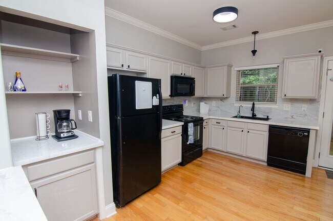 Foto del edificio - Furnished rental