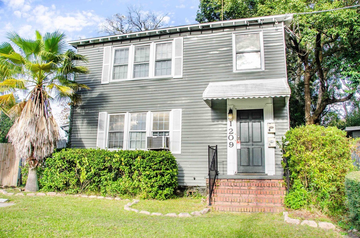 Foto principal - 1209 Rensselaer Ave