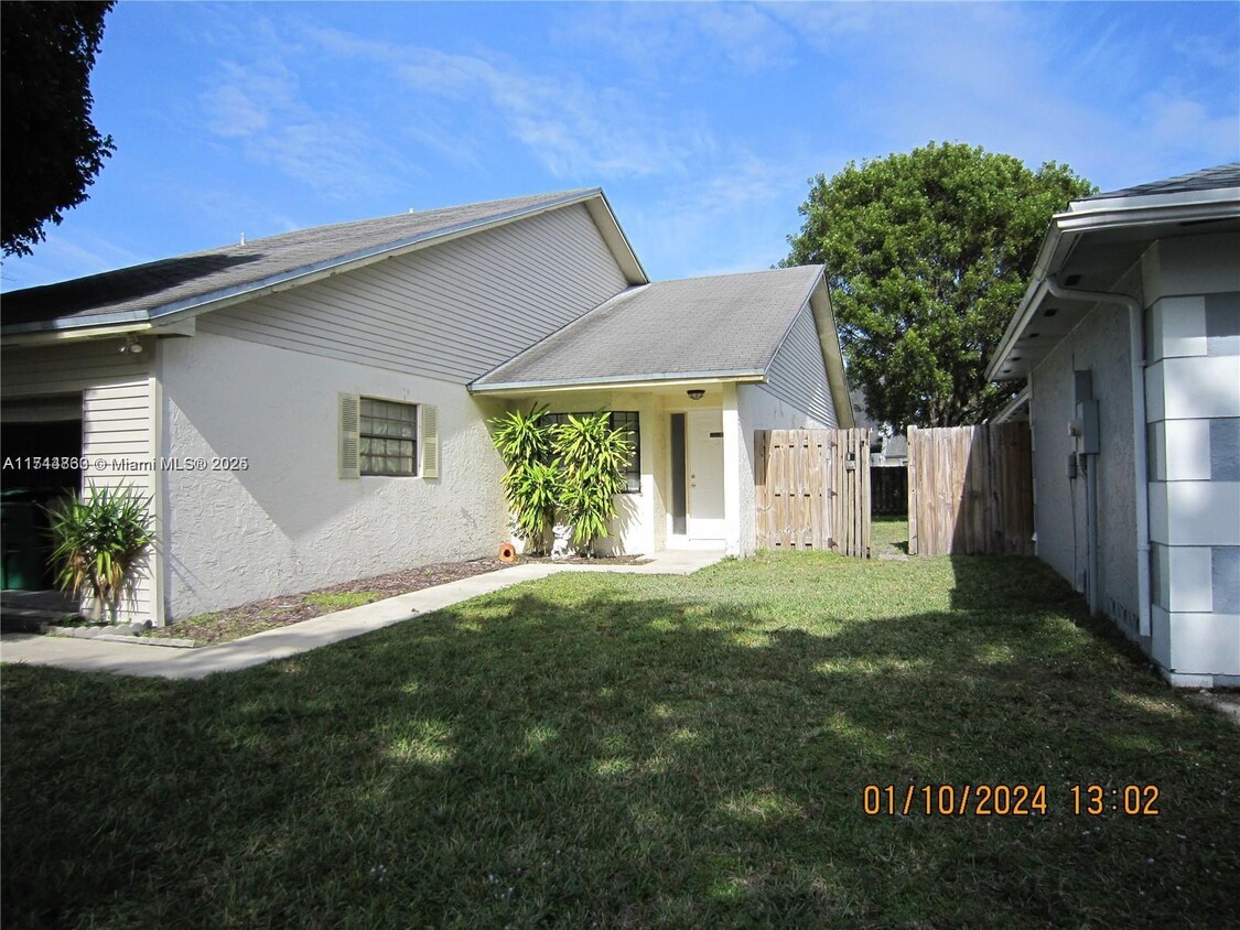 Foto principal - 8311 SW 41st Ct