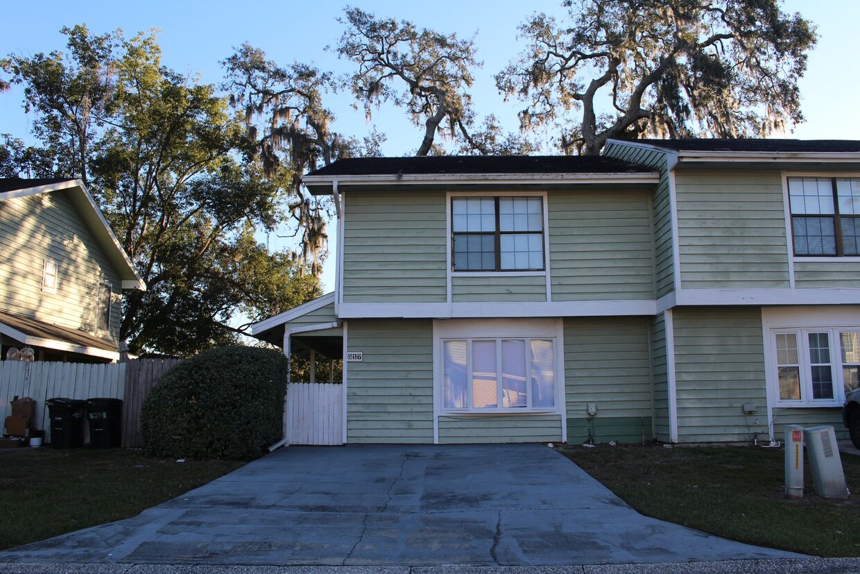 Foto principal - 2 Bedroom, 2.5 Bath Townhouse in Altamonte...