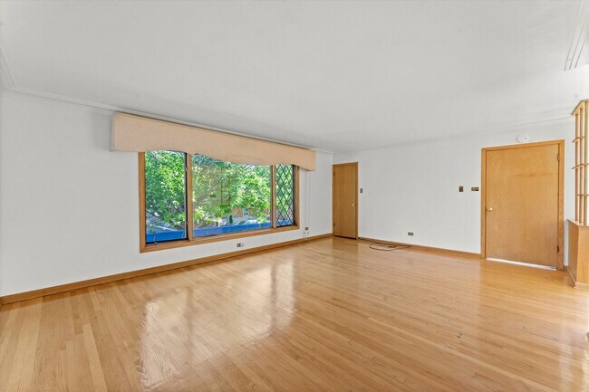 Building Photo - 3917 W 63rd St