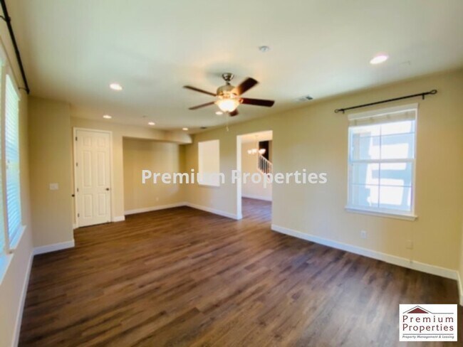 Building Photo - 5288 Fioli Loop