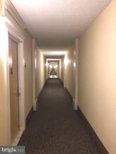 Building Photo - 4500 S Four Mile Run Dr