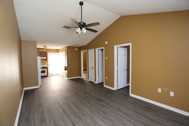 Building Photo - 2 Bedroom at Stadium Walk