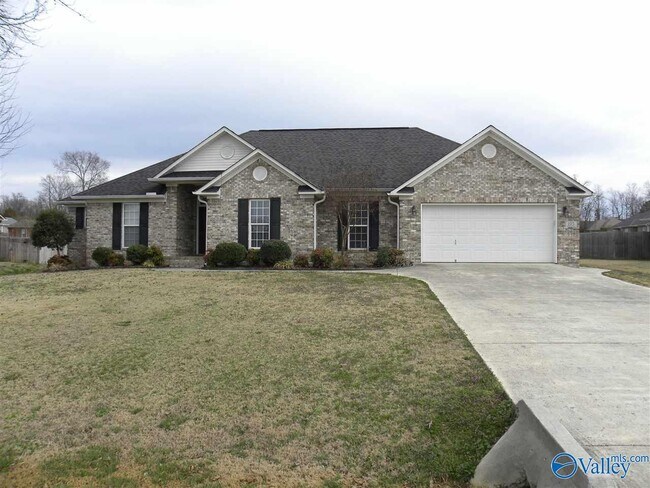 Foto del edificio - 105 Fawn Forest Dr