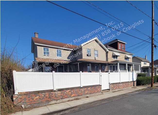 Building Photo - 1213 Blair Ave