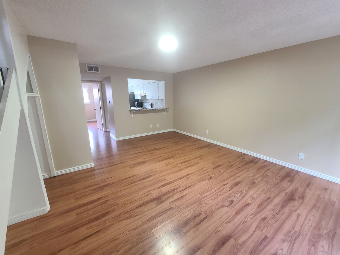 Entrance and Living room - 14423 E Arizona Ave