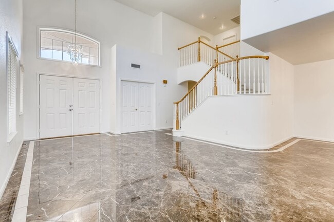 Foto del edificio - Absolutely Spectacular 4 Bedroom 3 Car Garage Home