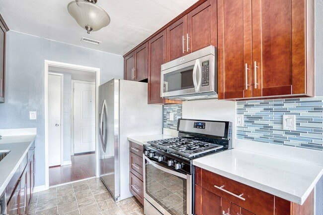 Kitchen - Arlington Apartments