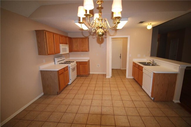 Building Photo - 1017 Ridgecrest Dr