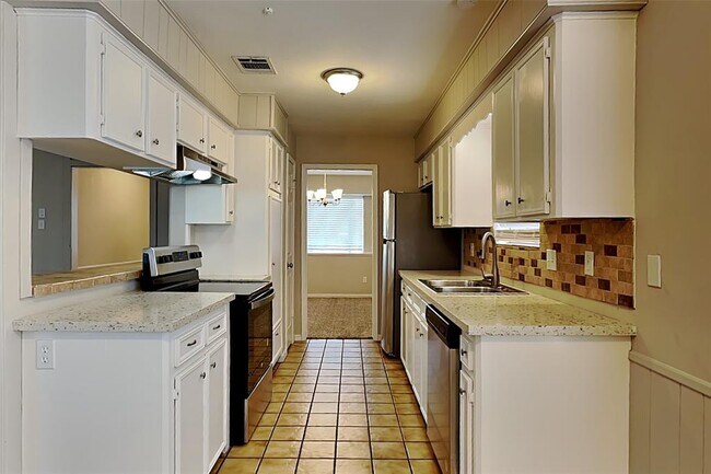 Foto del edificio - 2915 Cherry Hills Dr