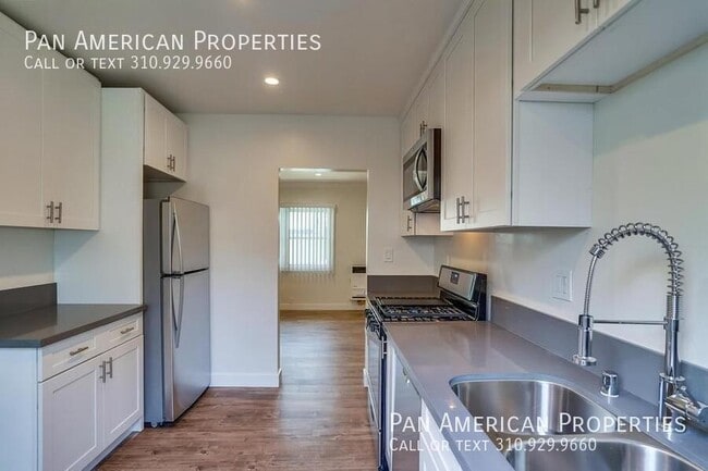 Foto del edificio - 447 1/2 W 4th St-A