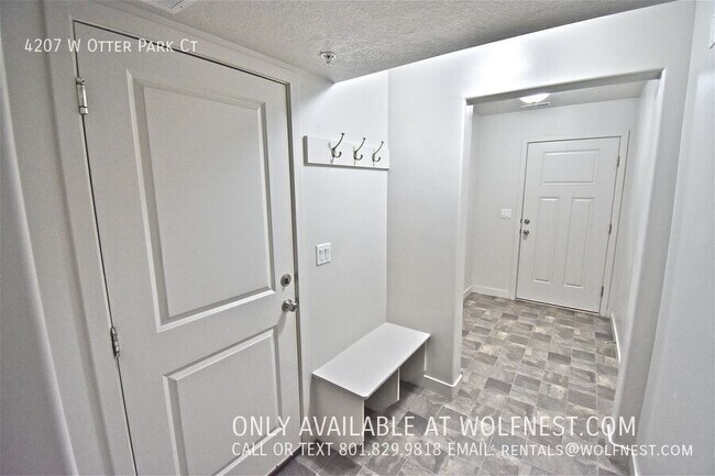 Foto del edificio - 4207 Otter Park Ct
