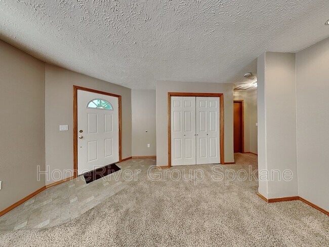 Building Photo - 3127 E 18th Ave