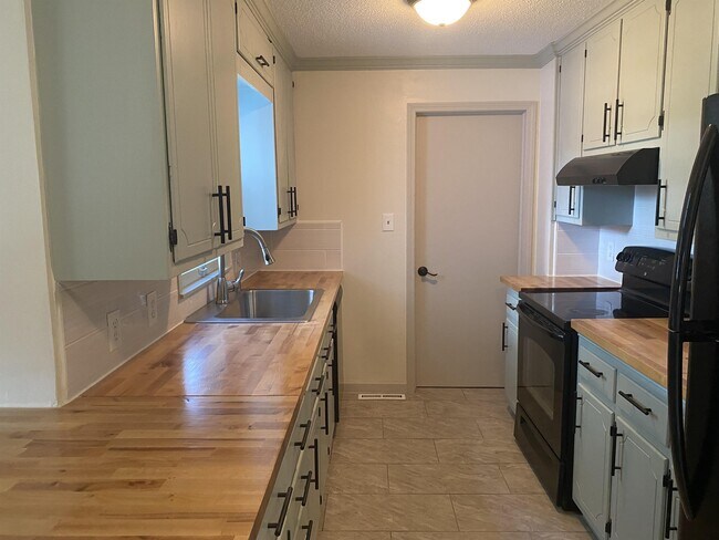 Building Photo - 2721 S Rose Marie Ct