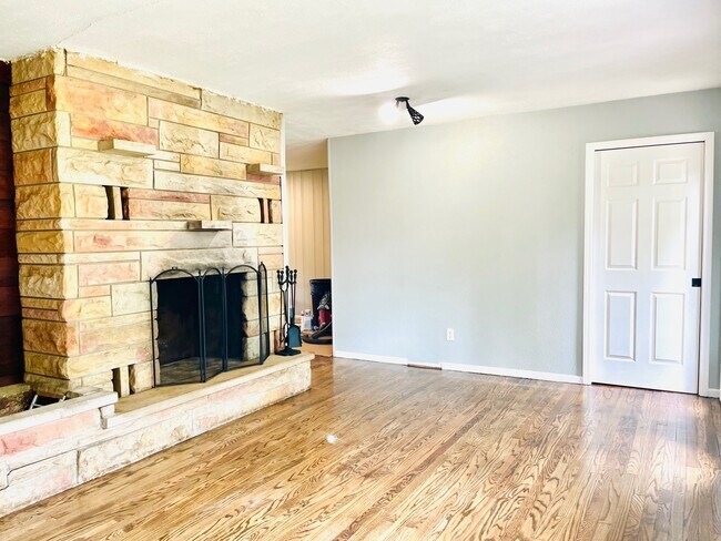 Foto del edificio - 57245 Poppy Rd