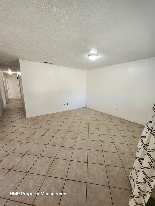 Building Photo - Beautiful House Norco