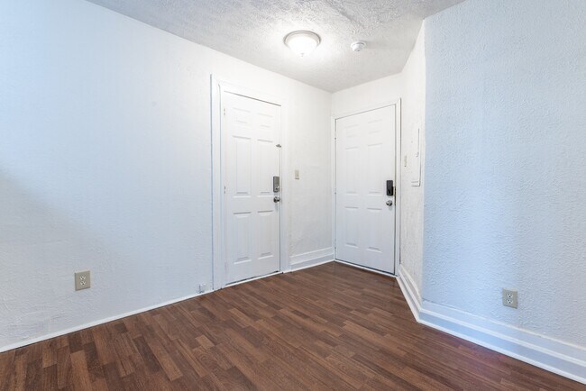 Foto del edificio - 608 Taylor Ave