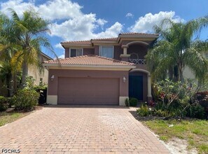 Building Photo - 9923 Springlake Cir