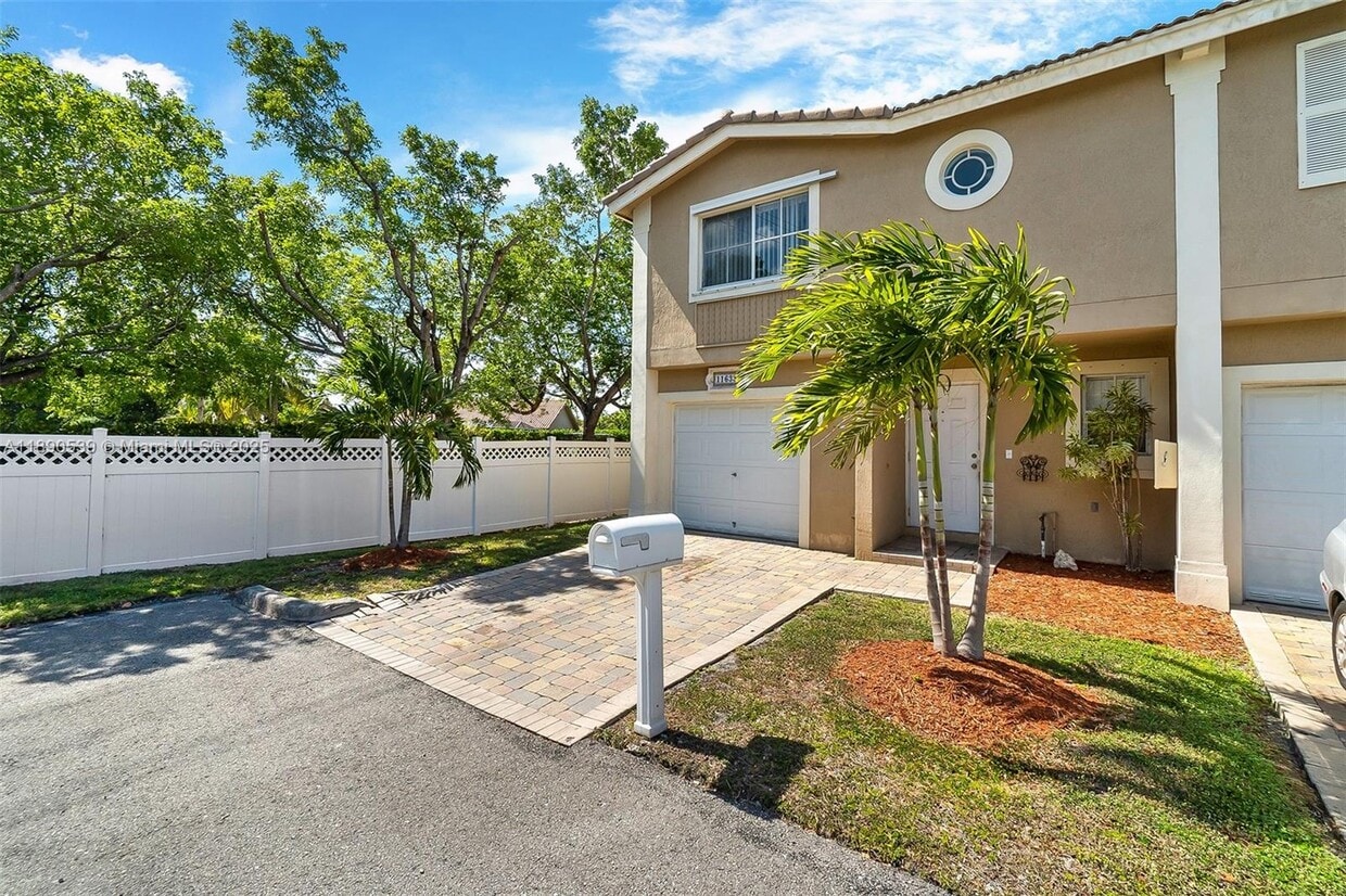 Primary Photo - 11633 NW 23rd Ct