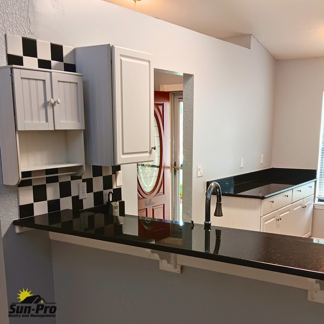 Foto del edificio - 3748 Gatewood Dr