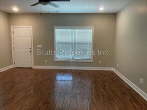 Building Photo - 145 Bruin Dr