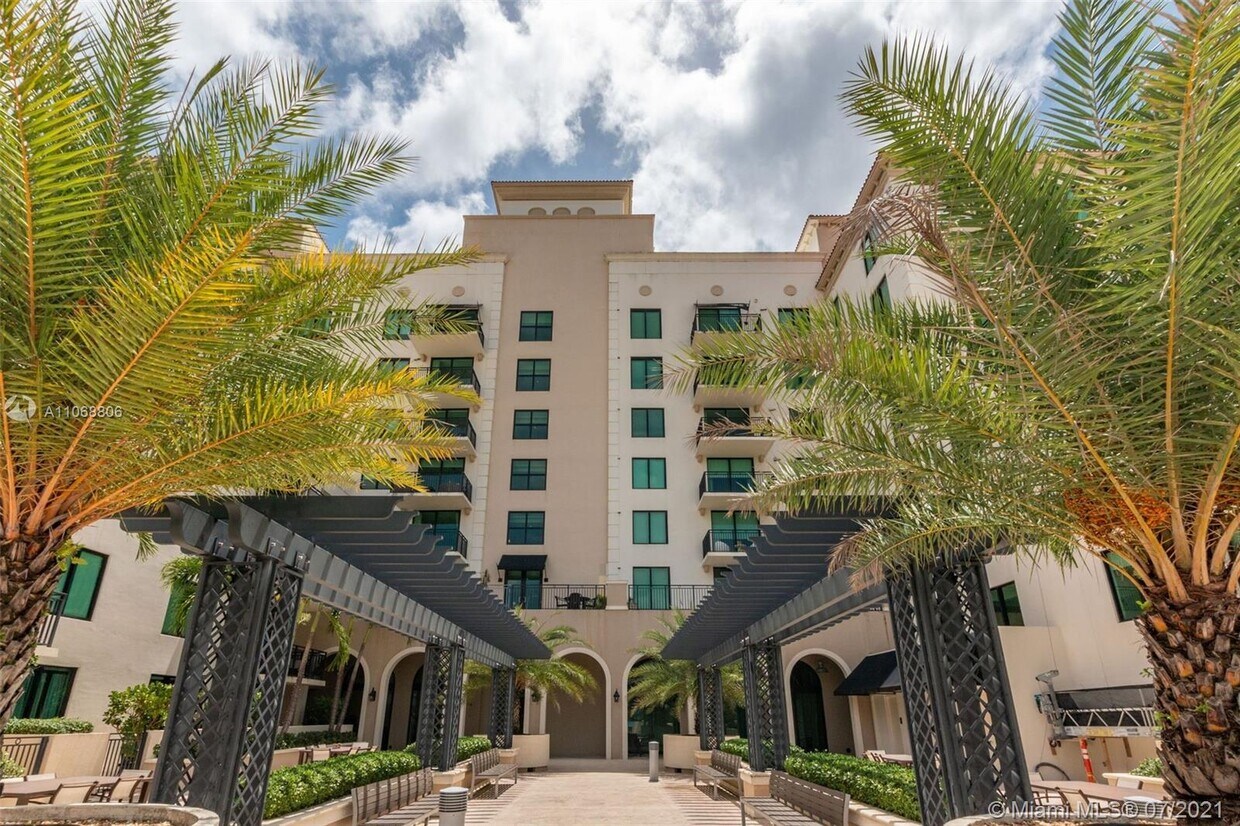 Foto principal - 1300 Ponce de Leon Blvd