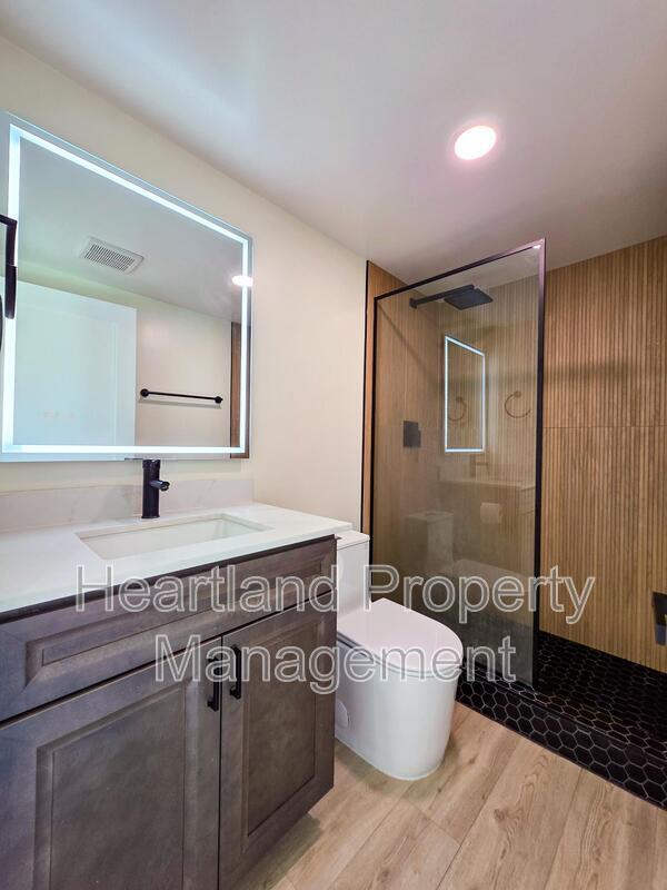 Foto del edificio - 3344 Lockwood Dr