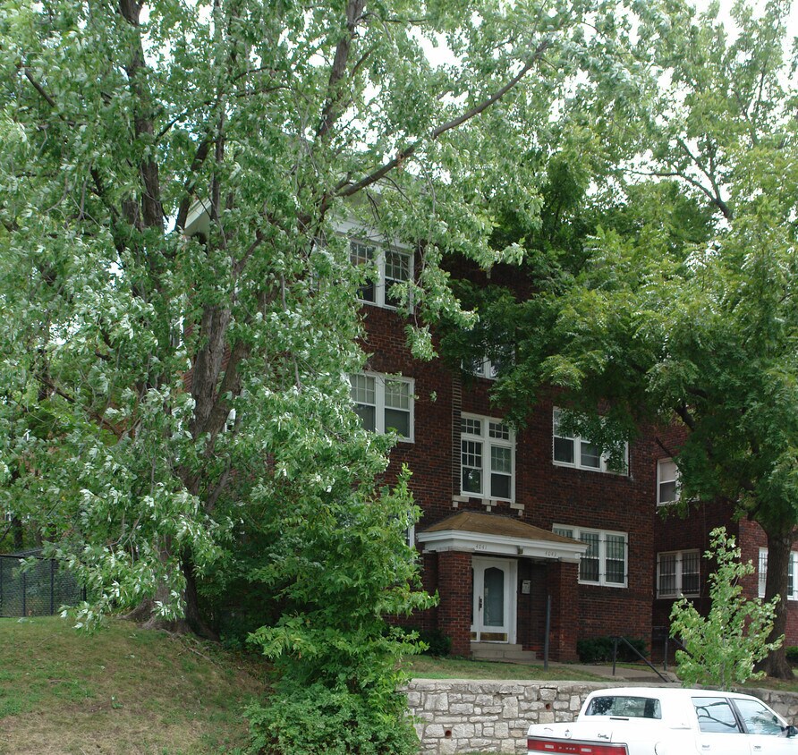 Building Photo - 4041-4043 Walnut St
