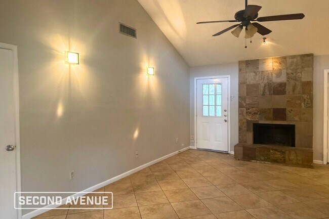 Foto del edificio - 23507 Canyon Lake Dr