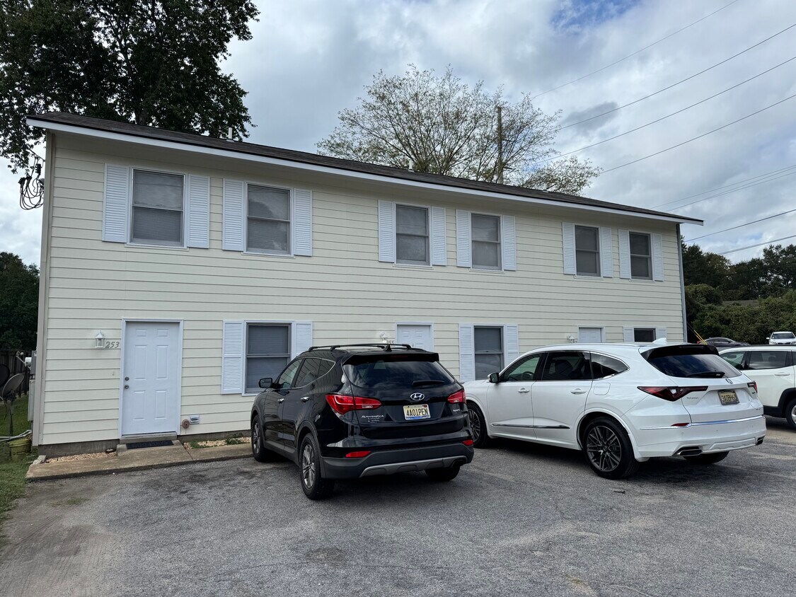 Foto principal - 257 N Court St