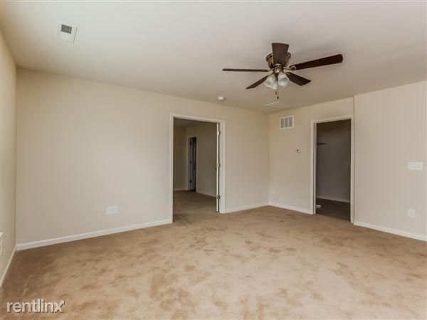 Building Photo - 1333 Lowenstein St