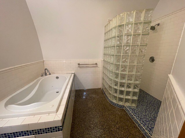 Foto del edificio - 353 Etna Rd