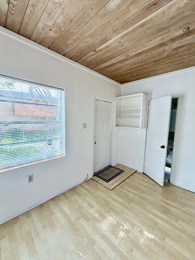 Photo - 1101 N Federal Hwy Apartment