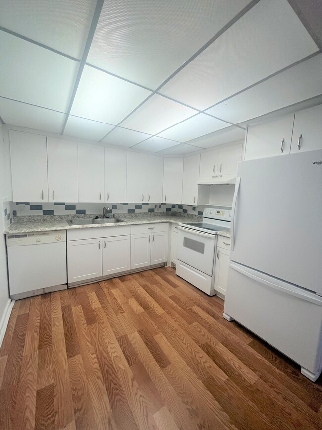 Building Photo - 4055 Newcastle A