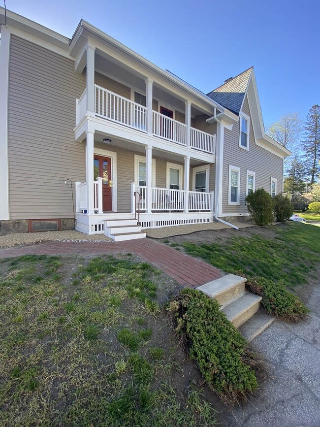 Private Lower Porch - 81 Appleton St