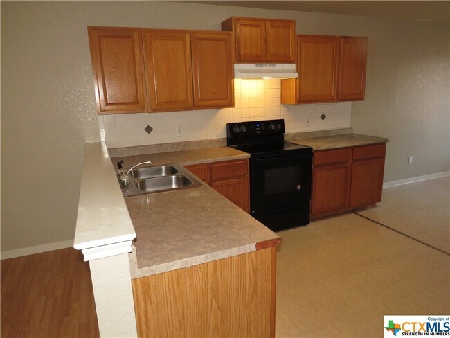 Foto del edificio - 1602 Dugger Cir