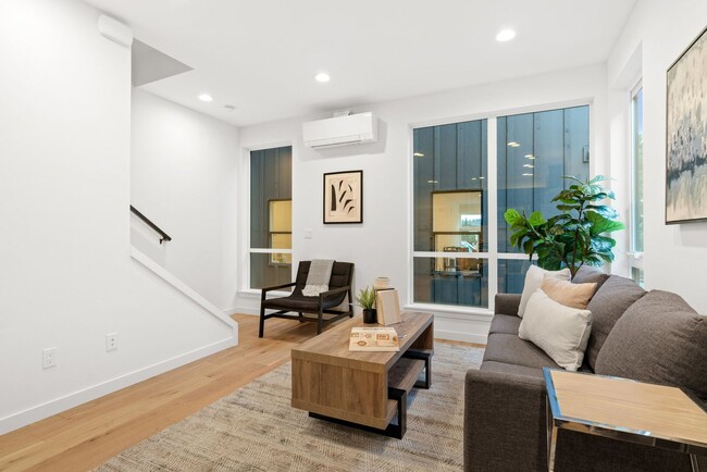 Foto del edificio - Like new 2 bedroom townhome in Georgetown