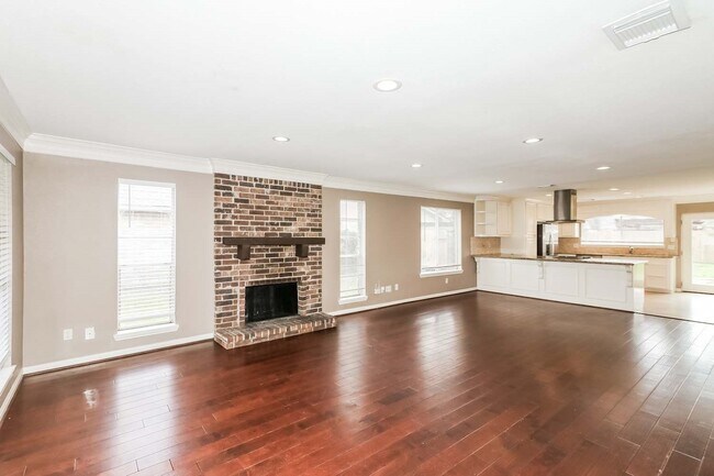 Foto del edificio - 22507 Red River Dr