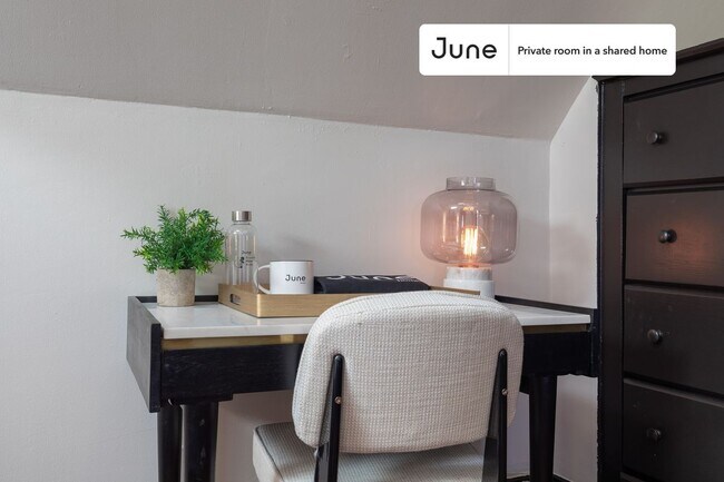 Foto del edificio - Room in Shared 5 bed/2 bath home in Allston