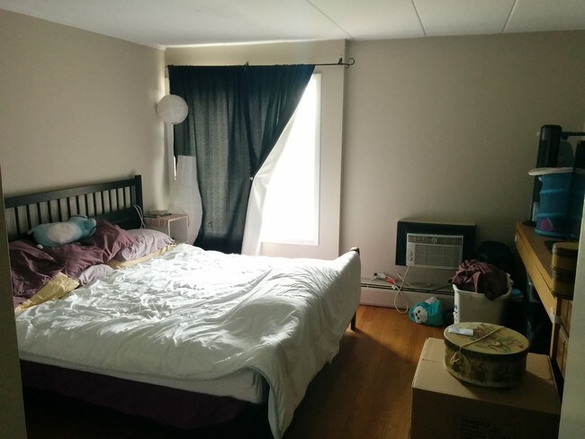 Bedroom - 16 E Old Willow Rd
