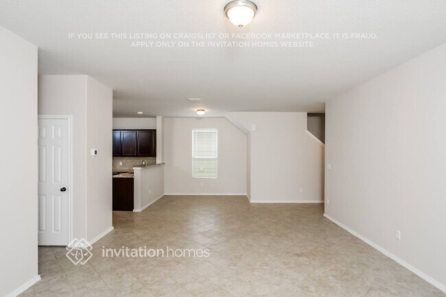 Foto del edificio - 467 Walnut Crest