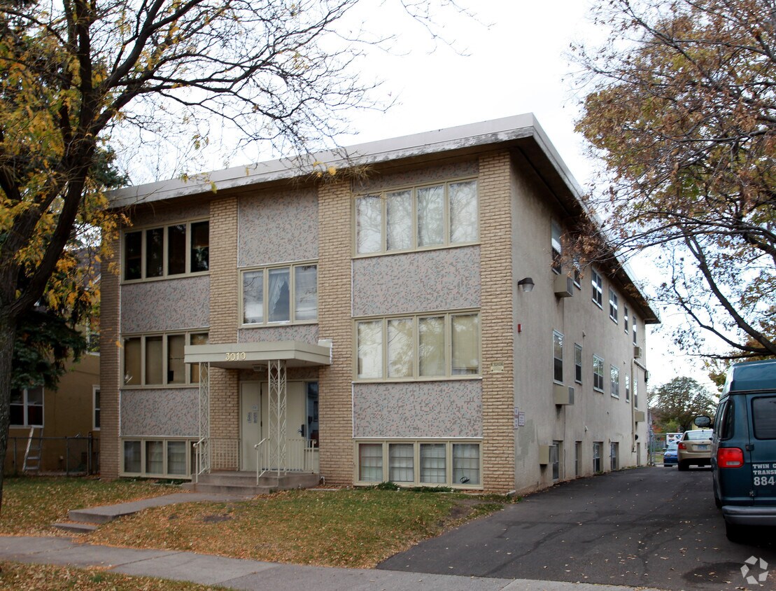 Foto principal - 3010 20th Ave S