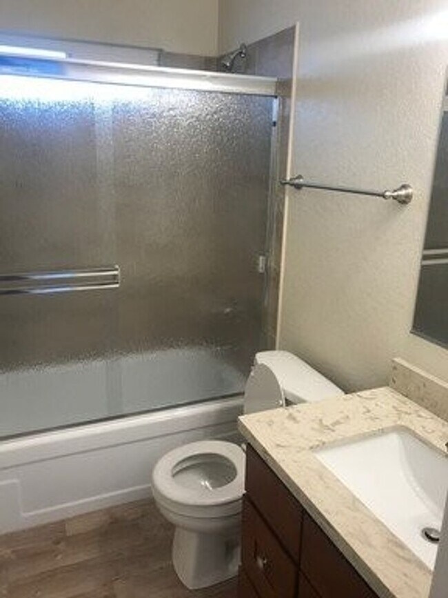 Foto del edificio - 497 Sebastopol Ave