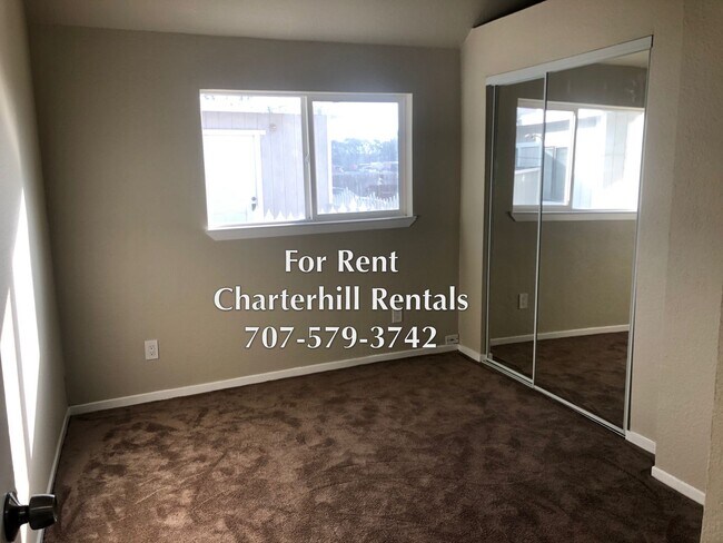 Foto del edificio - Mixed use -- Large warehouse (use restricted to those allowed by county -- NO marijuana) house plus